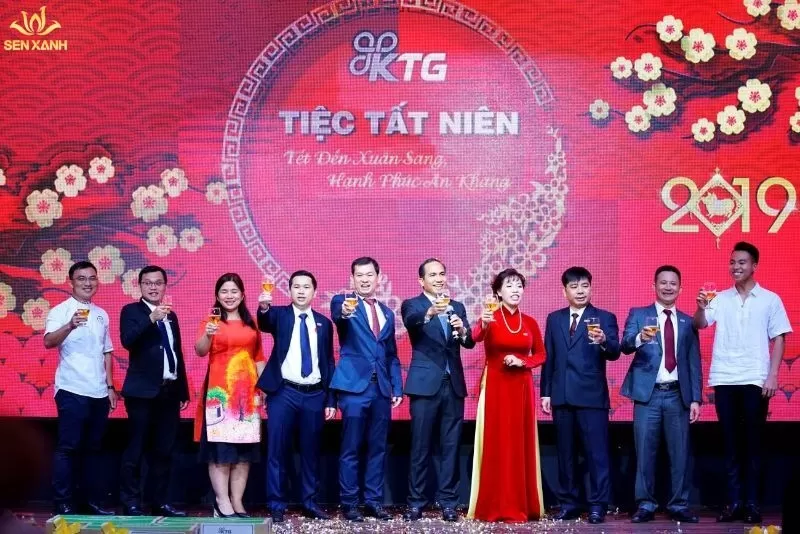 Dịch vụ tổ chức tiệc tất niên cuối năm trọn gói, uy tín 2025