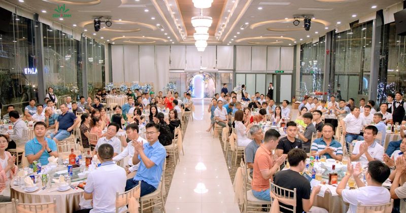 Buổi tiệc diễn ra th&agrave;nh c&ocirc;ng tốt đẹp