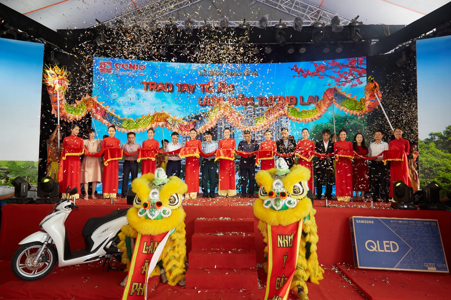 Hội nghị kh&aacute;ch h&agrave;ng với &yacute; tưởng vinh danh trao thưởng