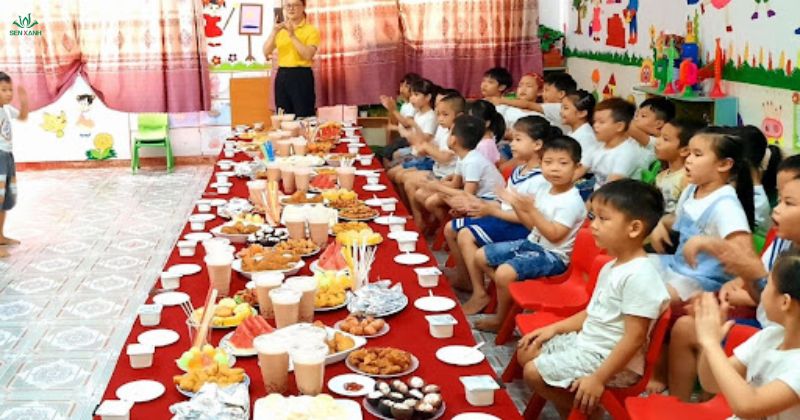 Chuẩn bị thức ăn v&agrave; đồ uống
