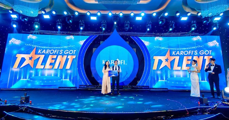 Sân khấu thêm phần tỏa sáng với background đẹp