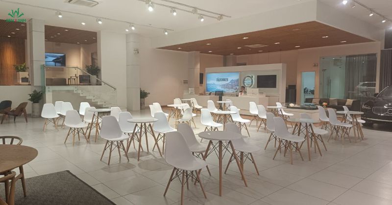 Sự kiện thuê bàn ghế Eames