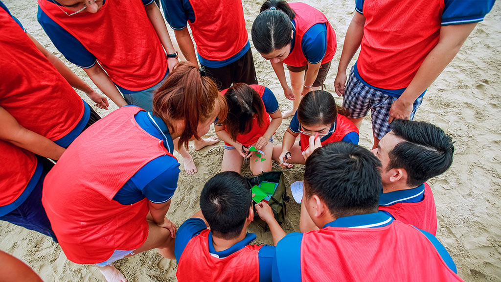 Tr&ograve; chơi team building kh&ocirc;ng cần dụng cụ &ldquo;T&ecirc;n&rdquo;