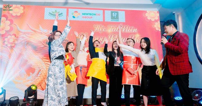 Tr&ograve; chơi Vẽ em bằng m&agrave;u nỗi nhớ
